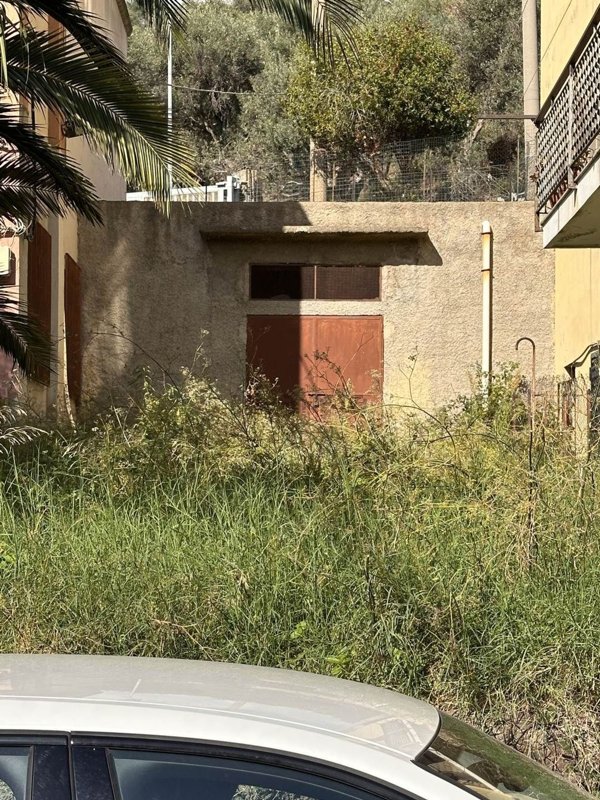 locale di sgombero in vendita a Messina in zona Bordonaro