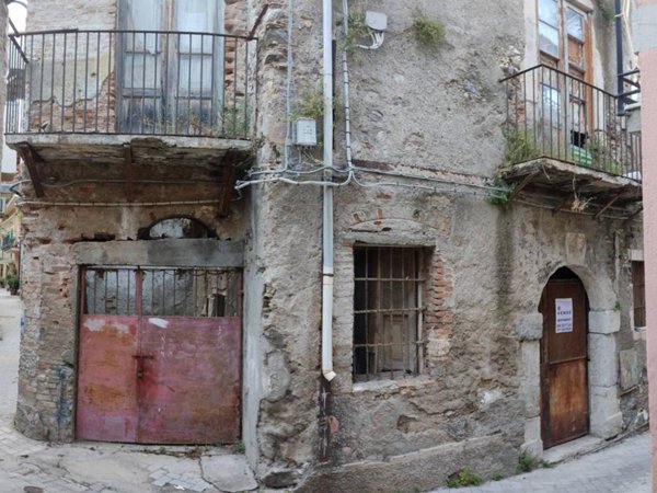negozio in vendita a Messina in zona Santa Margherita