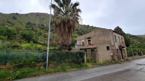 casa indipendente in vendita a Messina in zona Santa Margherita