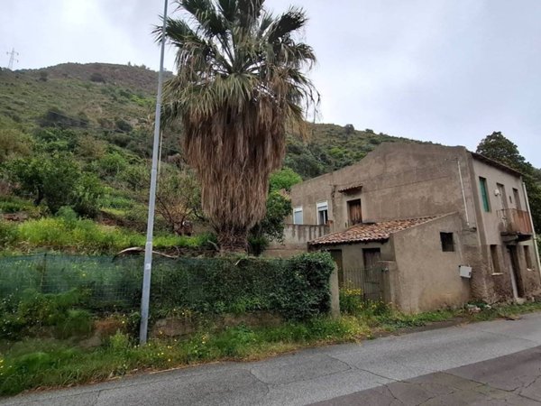 casa indipendente in vendita a Messina