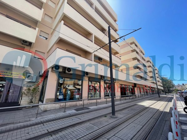 locale commerciale in vendita a Messina