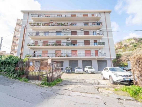 appartamento in vendita a Messina in zona Camaro