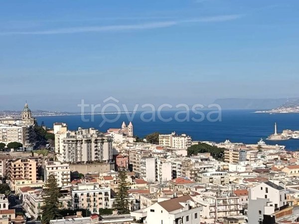 casa indipendente in vendita a Messina in zona Centro Storico