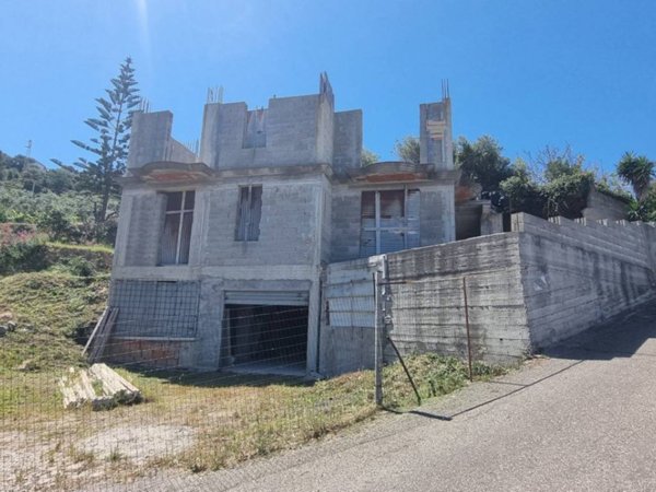 intera palazzina in vendita a Messina in zona Mortelle