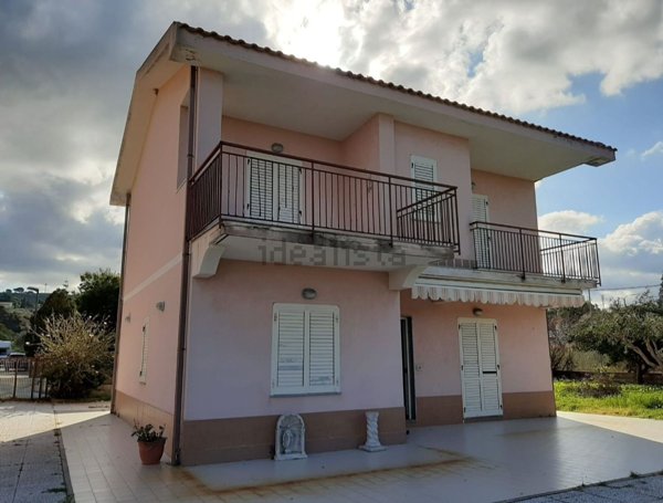 casa indipendente in vendita a Messina in zona San Saba