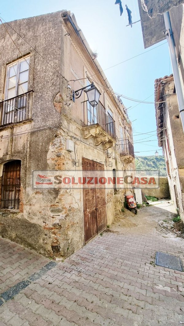 casa indipendente in vendita a Messina