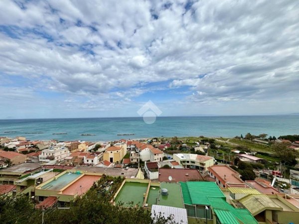 appartamento in vendita a Messina in zona Acqualadroni