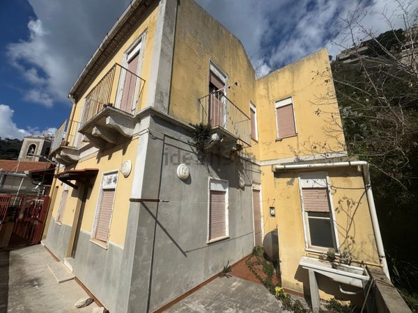 casa indipendente in vendita a Messina in zona San Michele