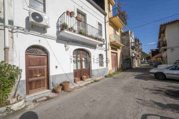 appartamento in vendita a Messina in zona Giampilieri Superiore