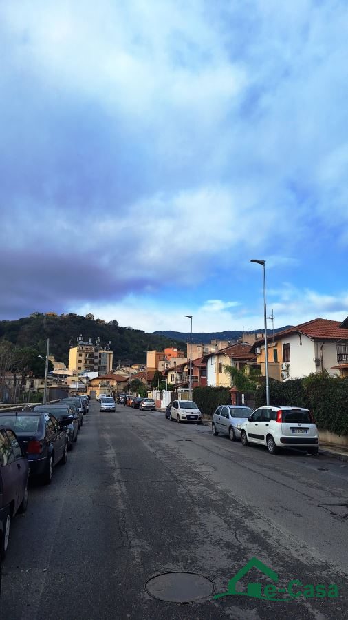 casa semindipendente in vendita a Messina in zona Centro Storico