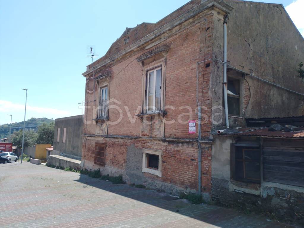casa indipendente in vendita a Messina