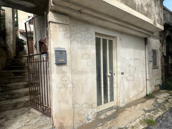 casa indipendente in vendita a Messina in zona Centro Storico