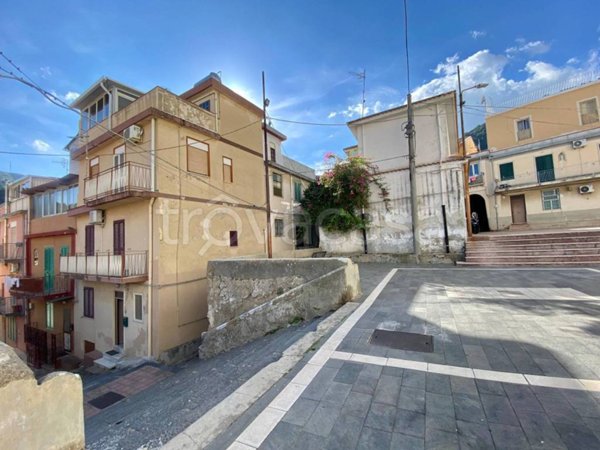 casa indipendente in vendita a Messina in zona San Filippo