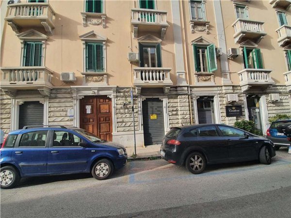 locale commerciale in vendita a Messina
