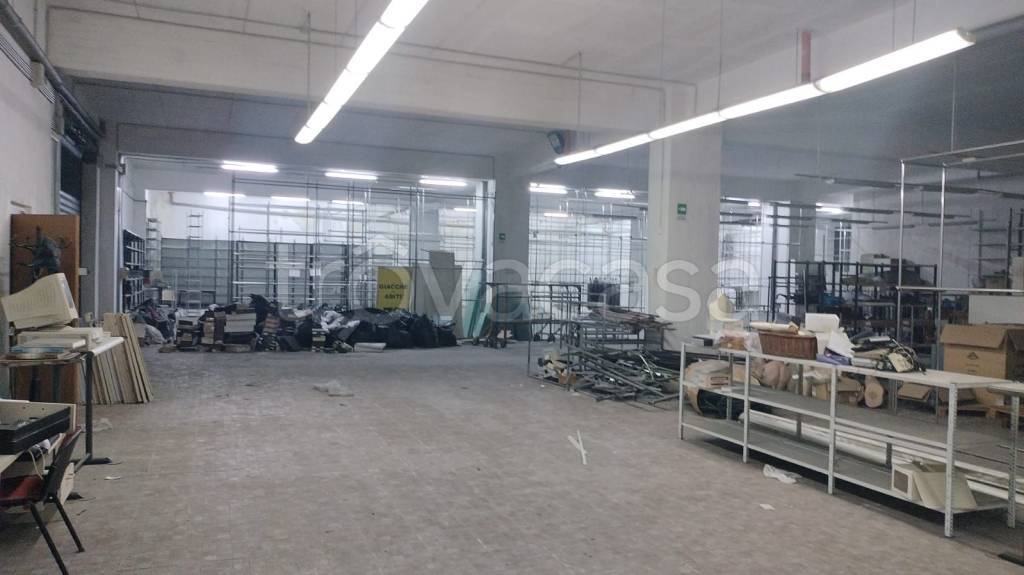 negozio in vendita a Messina in zona Gazzi
