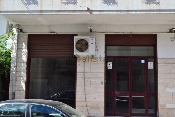 locale commerciale in vendita a Messina in zona Pistunina