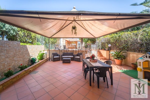 casa indipendente in vendita a Messina in zona Faro Superiore