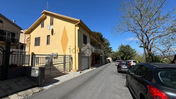 pentavano in vendita a Messina
