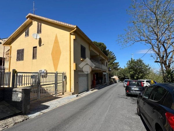 casa indipendente in vendita a Messina in zona Gesso