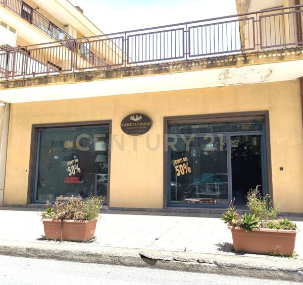 ufficio in vendita a Messina in zona Tremestieri
