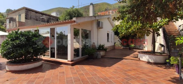 casa indipendente in vendita a Messina in zona Rodia