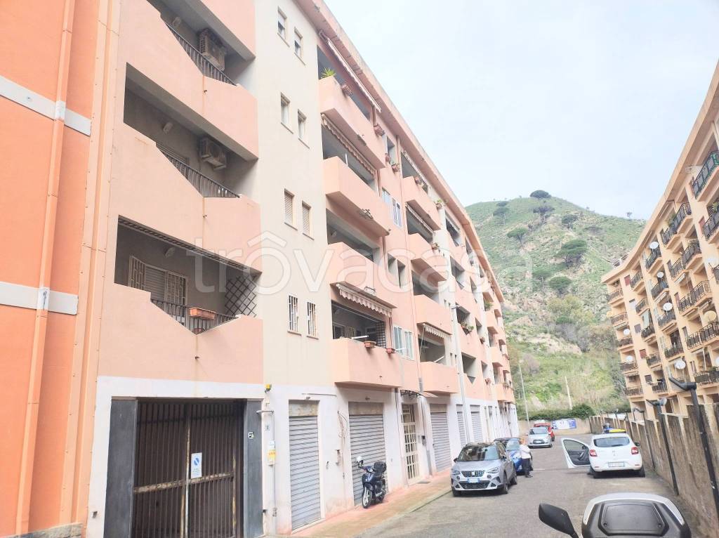 appartamento in vendita a Messina in zona Santissima Annunziata