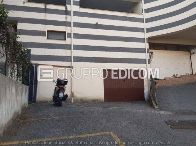 locale commerciale in vendita a Messina in zona Gravitelli