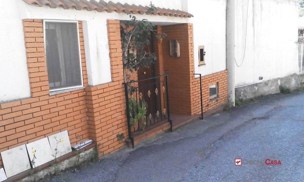 casa indipendente in vendita a Messina in zona Giampilieri Superiore