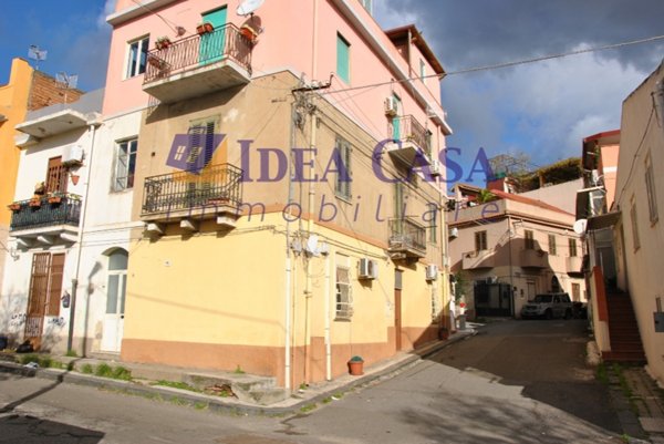 quadrivano in vendita a Messina in zona Bordonaro
