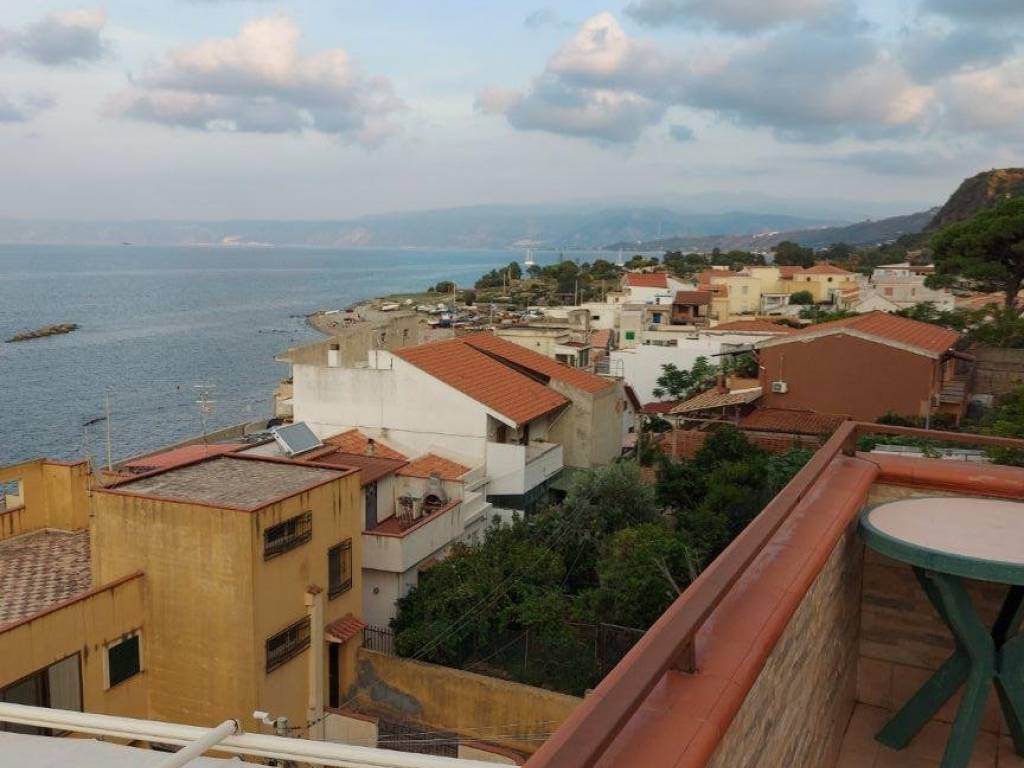 appartamento in vendita a Messina in zona Acqualadroni