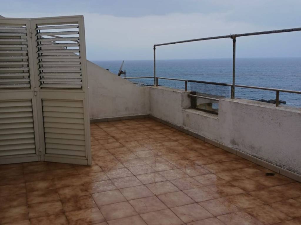 appartamento in vendita a Messina in zona Acqualadroni
