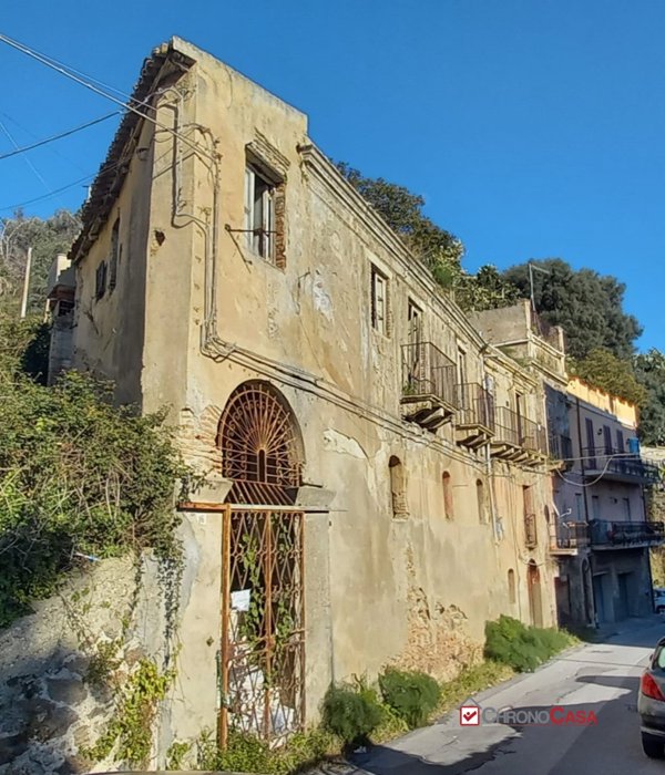 casa indipendente in vendita a Messina in zona Centro Storico