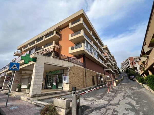 locale commerciale in vendita a Messina in zona Minissale