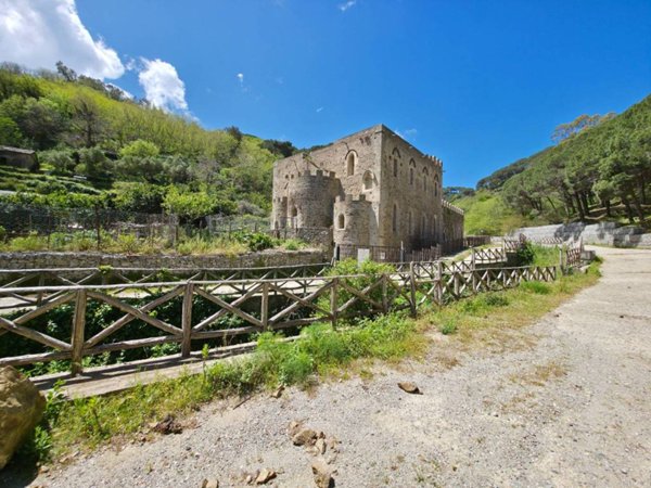 casa indipendente in vendita a Messina in zona Camaro