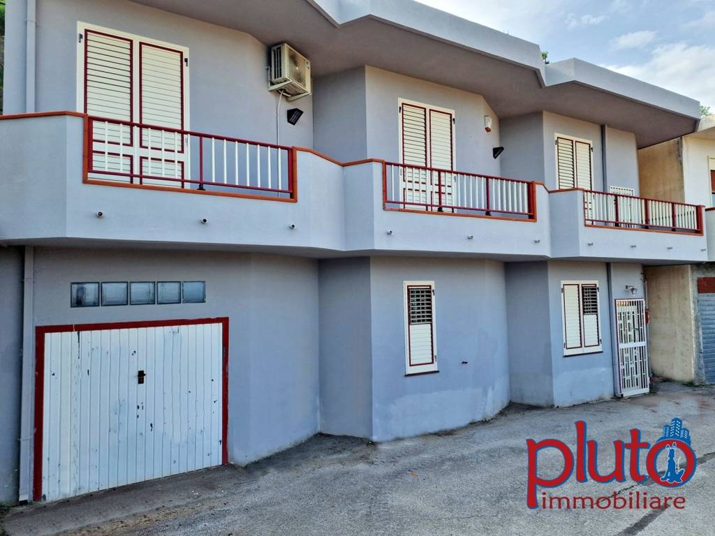 casa indipendente in vendita a Messina in zona Larderia