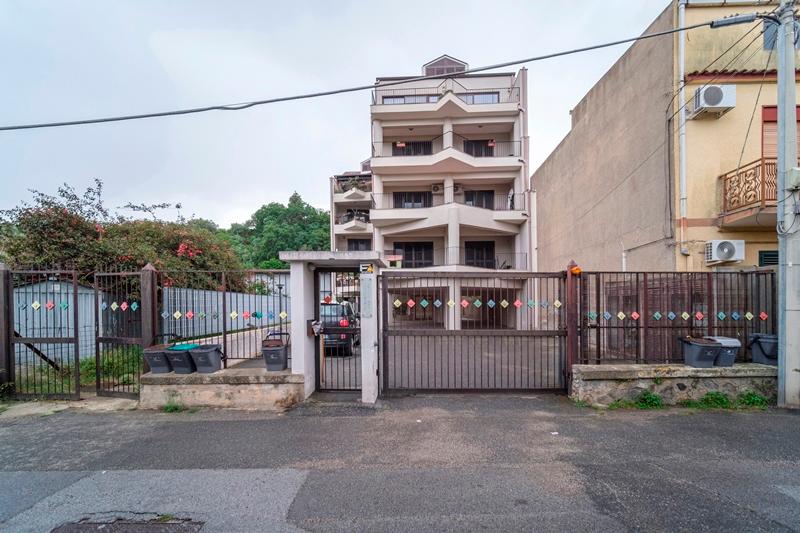 casa indipendente in vendita a Messina in zona Gazzi