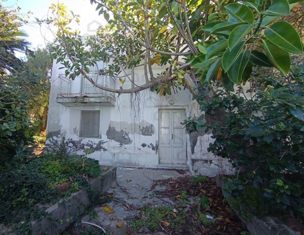 casa indipendente in vendita a Messina in zona Spartà