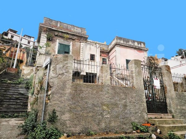 casa indipendente in vendita a Messina