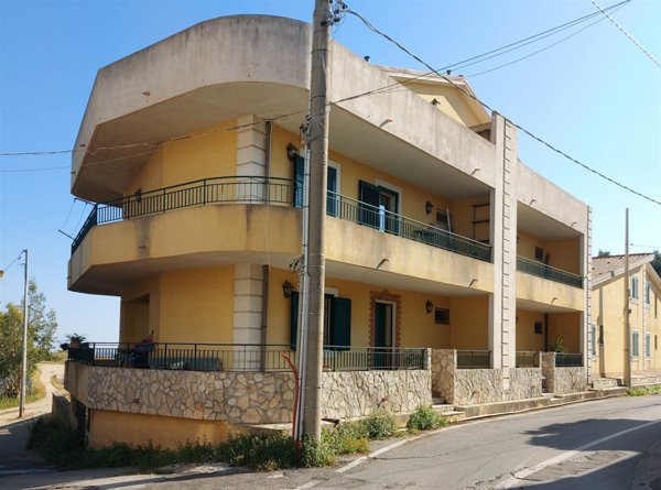 casa indipendente in vendita a Messina
