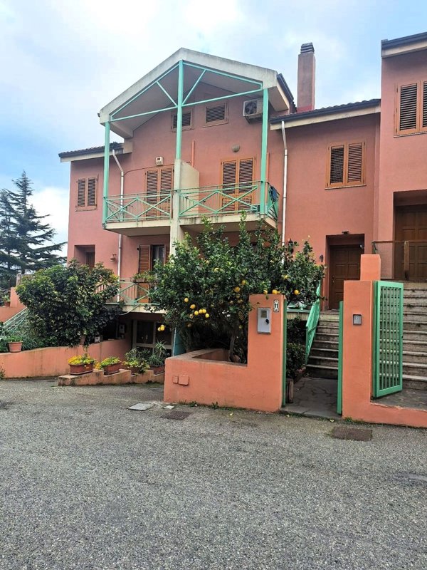 casa indipendente in vendita a Messina in zona Faro Superiore