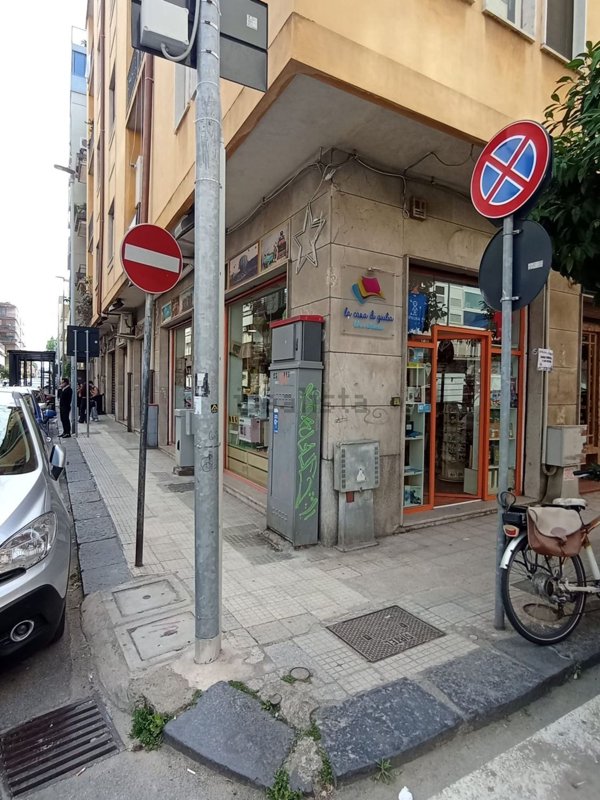 locale commerciale in vendita a Messina