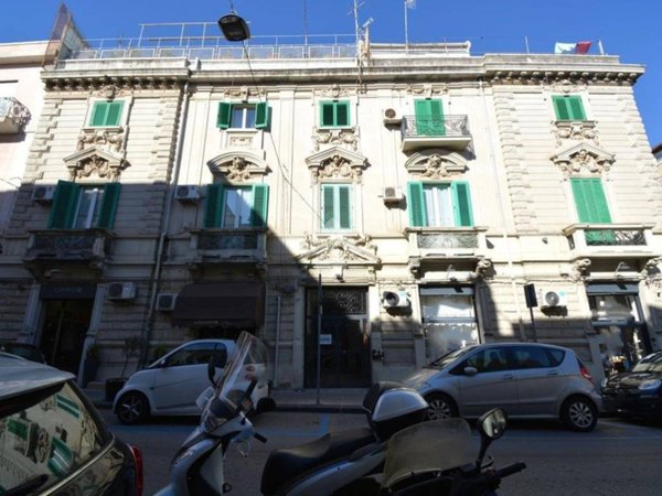 locale commerciale in vendita a Messina in zona Centro Storico