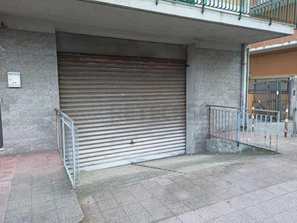locale commerciale in vendita a Messina in zona Contesse