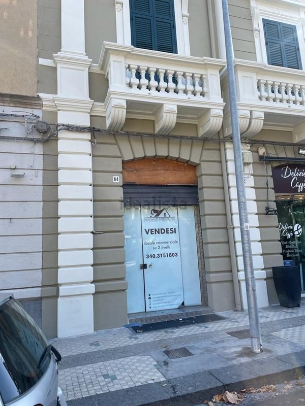 locale commerciale in vendita a Messina in zona Centro Storico
