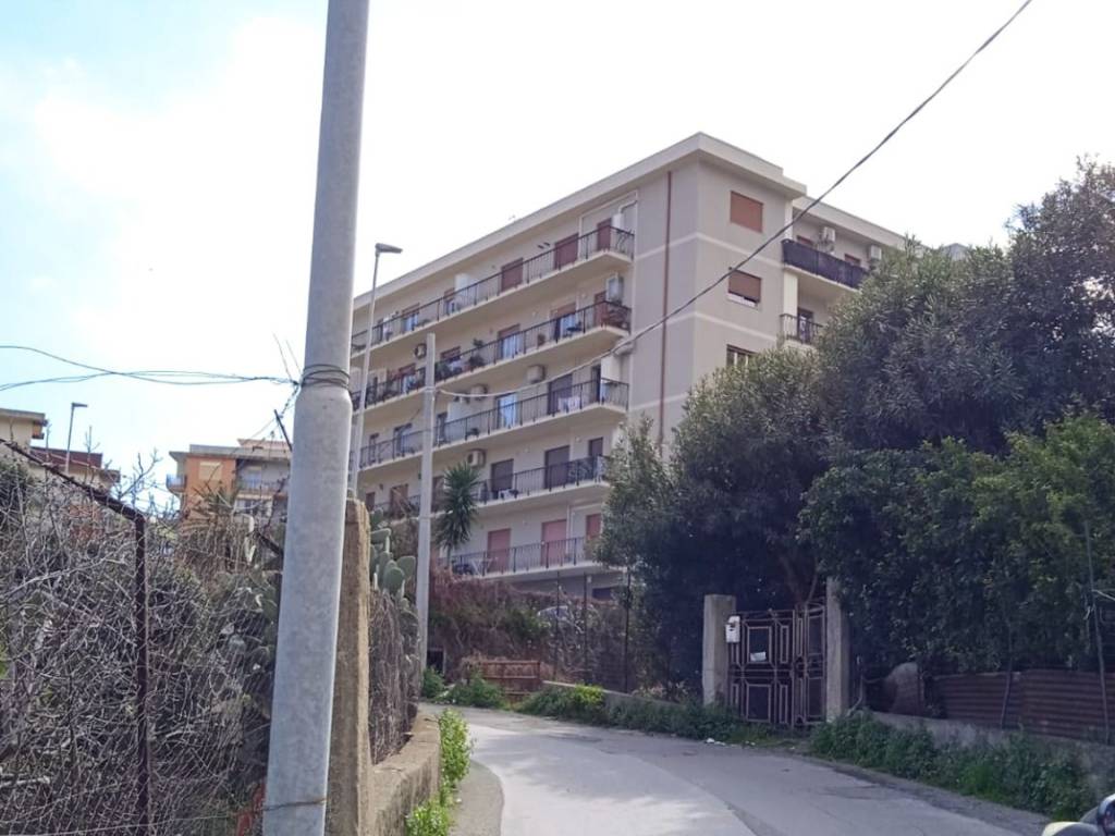 appartamento in vendita a Messina in zona Camaro