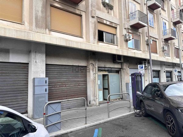 locale commerciale in vendita a Messina in zona Centro Storico