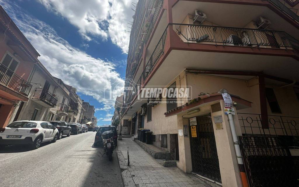 locale commerciale in vendita a Messina in zona Centro Storico