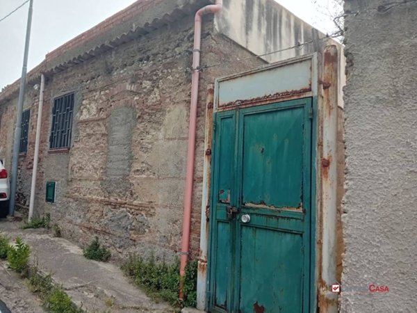 casa indipendente in vendita a Messina in zona Centro Storico