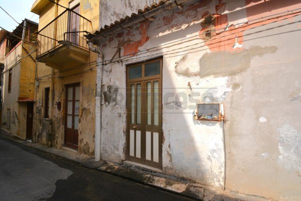 casa indipendente in vendita a Messina in zona Cataratti