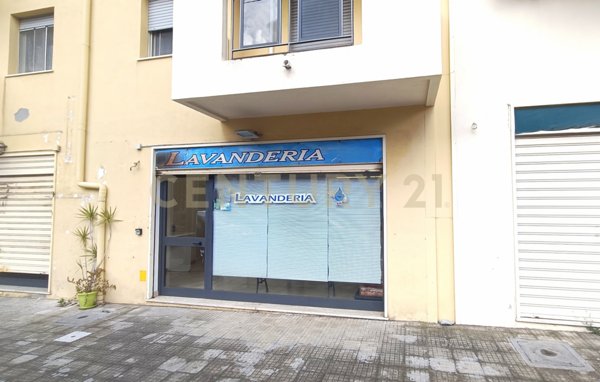 locale commerciale in vendita a Messina